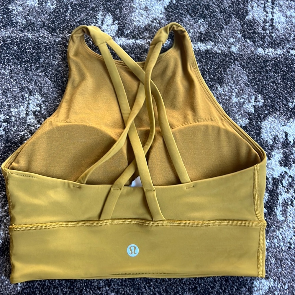 Lululemon sports bra